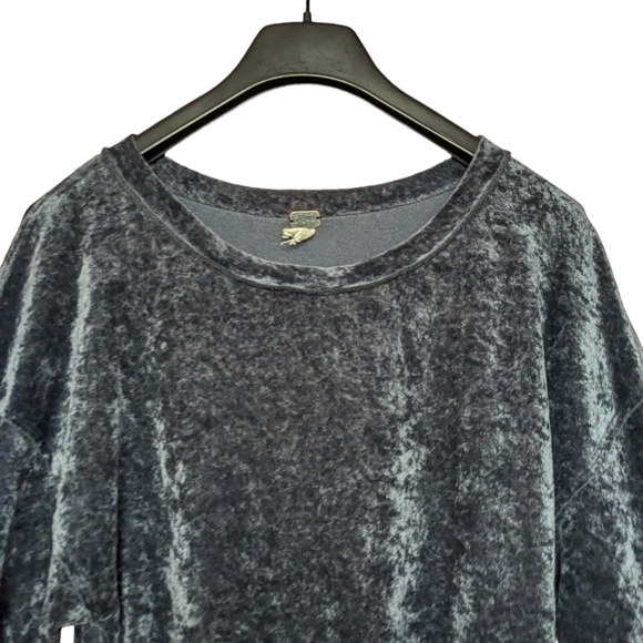 We The Free Milan Gray Crushed Velvet Top Size Medium - Picture 2 of 9
